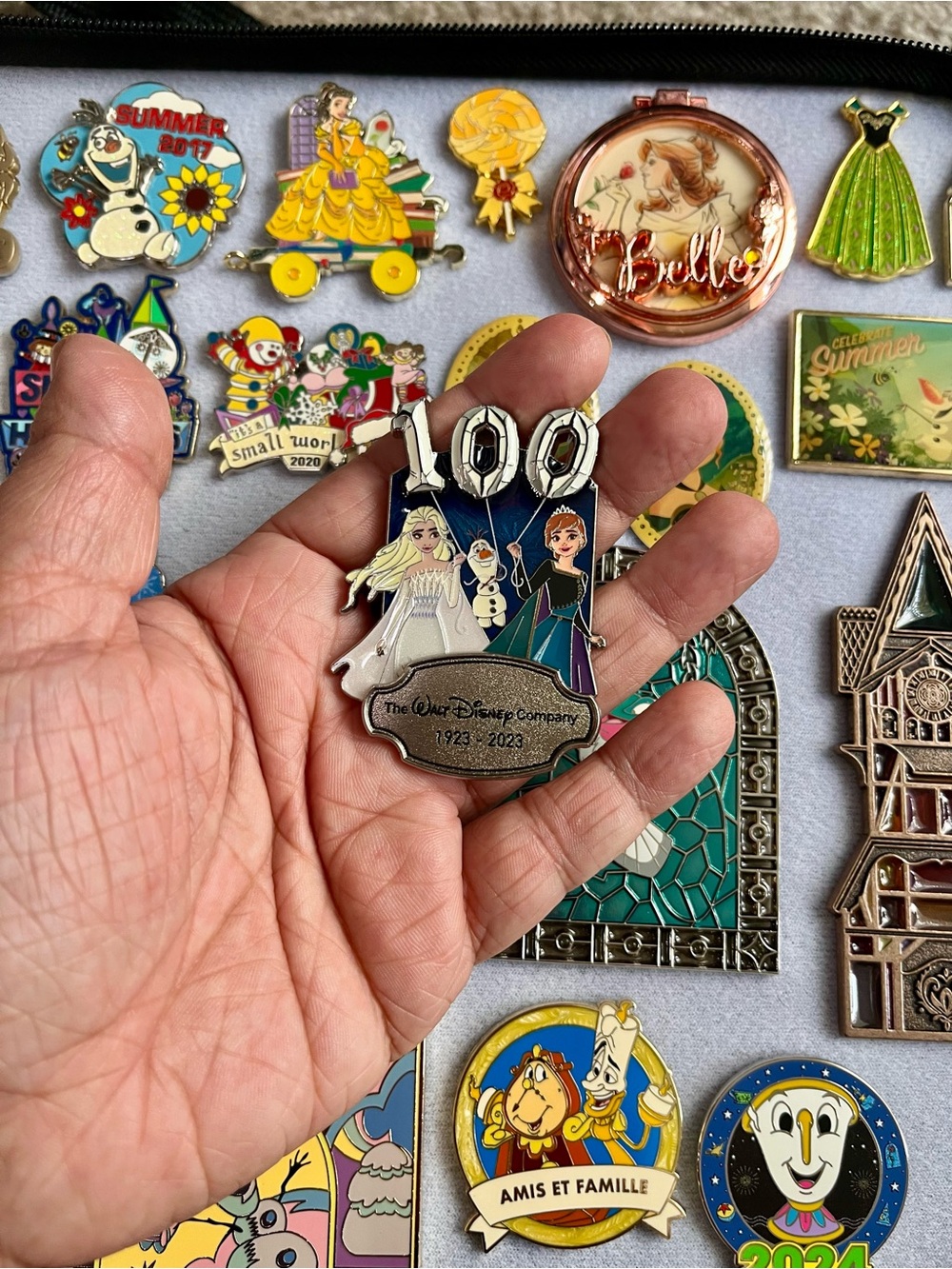 Disney DEC Disney Employee Center Frozen Elsa Anna Olaf 100 Pin LE 250